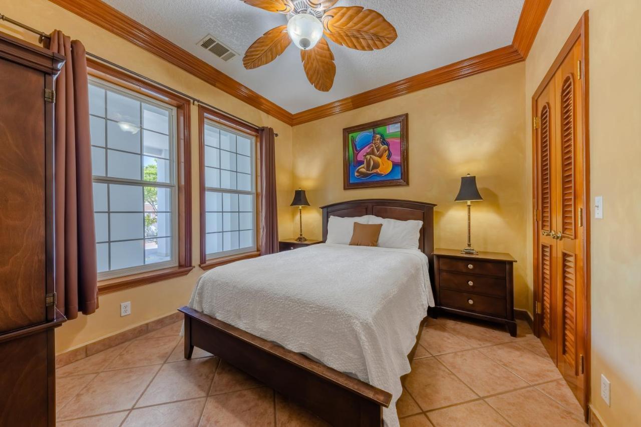Grand Colony Island Villas San Pedro  Luaran gambar