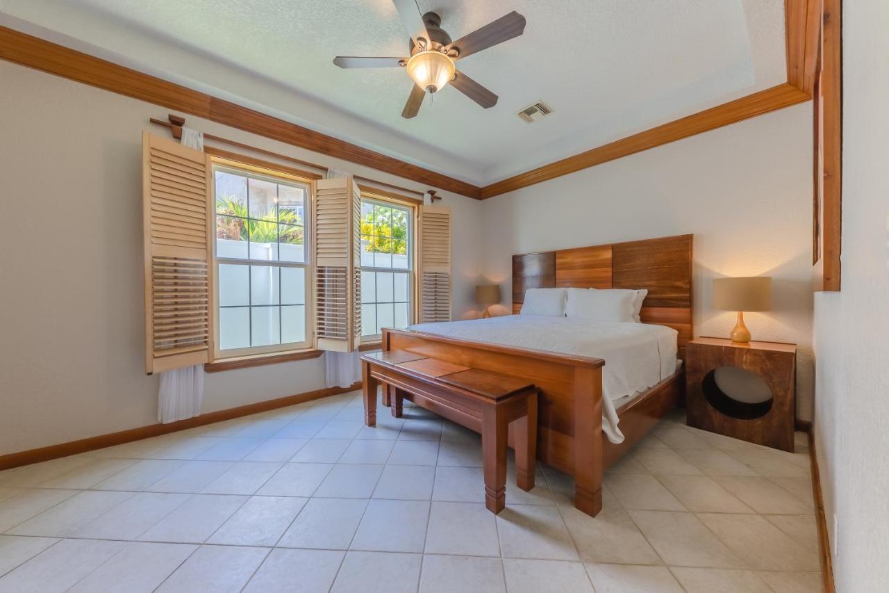 Grand Colony Island Villas San Pedro  Luaran gambar